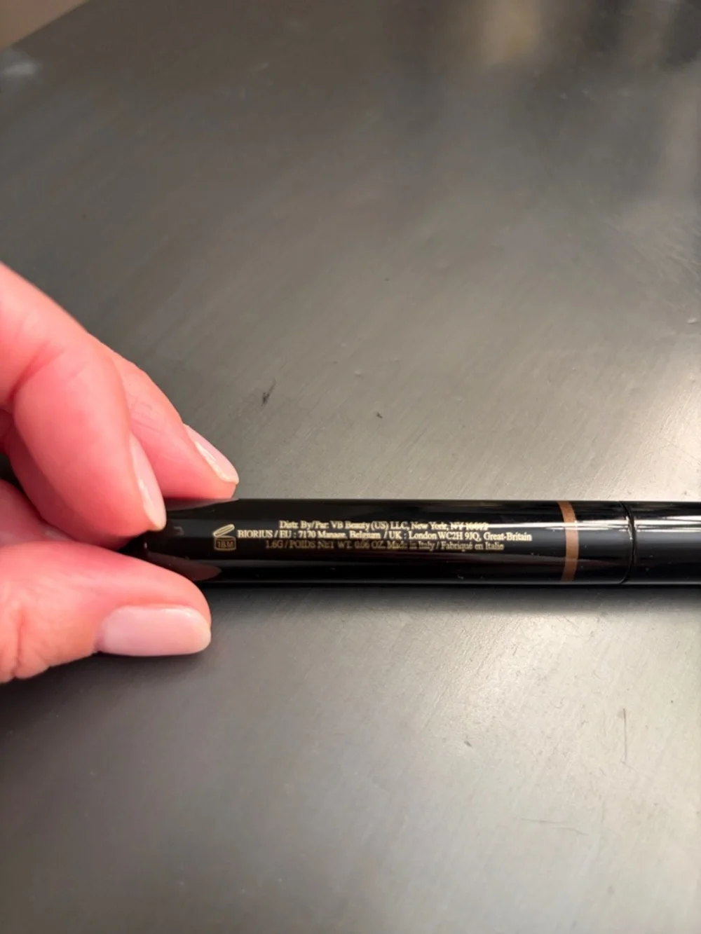 Victoria Beckham Beauty Eye Wear
Longwear Eyeshadow Stick | Caramel - Picture 10 of 12